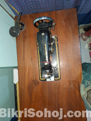 ডেইসি ব্র্যান্ডের একটি সেলাই মেশিন বিক্রি করা হবে